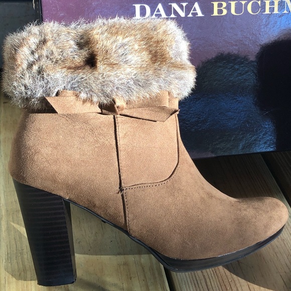 Dana Buchanan Tan suede Boots - Picture 2 of 4